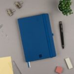 Finocam Nexo Double Quaderno con copertina rigida - 144 fogli - Formato A5 - 148x210 mm - Carta crema da 80 g/m² - Liscia - Tasca interna - Chiusura con elastico - Fogli microperforati - Colore blu navy - immagine 2