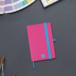 Finocam Modern Taccuino con copertina leggera - 72 fogli - 100x150 mm - Carta crema da 80 g/m² - Liscio - Tasca interna - Chiusura con elastico - Fogli microperforati - Colore rosa - immagine 2