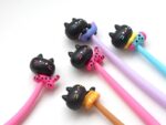 Bismark Animals Gatto Penna a sfera Soft Touch con divertenti gattini neri - Punta fine - Inchiostro gel nero - 6 diversi design - immagine 2