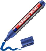 Edding 330 Espositore con 96 pennarelli indelebili - Punta smussata - Tratto da 1 a 5 mm. - Inchiostro quasi inodore - Cappuccio con clip - Asciugatura rapida - Colori: nero, blu e rosso - immagine 4