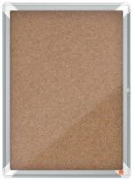 Nobo Vitrina para 4 Hojas A4 con Superficie de Corcho - 532x692x37mm - Puerta de Cristal de Seguridad - Marco de Aluminio - Color Natural