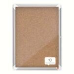 Nobo Vitrina para 4 Hojas A4 con Superficie de Corcho - 532x692x37mm - Puerta de Cristal de Seguridad - Marco de Aluminio - Color Natural - immagine 4