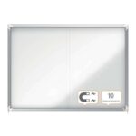 Nobo Vitrina Interior para 18 Hojas A4 con Superficie Magnetica y Puerta Deslizante - 997x1412x54mm - Superficie Blanca Metalica y Magnetica de Borrado en Seco - Marco de Aluminio - Puertas de Cristal de Seguridad - Color Blanco - immagine 4