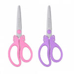 Erichkrause Glance Tijeras con Cuchillas de Acero Inoxidable 15cm - Extremos Redondeados - Mangos Ergonomicos - Colores Aleatorios Rosa y Morado - immagine 2