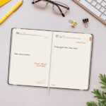 Finocam Flexi Lisa Agenda en Catalan - Anual 2026 - Tapa Blanda - Formato F4 - 120x23x172mm - 1 Dia por Pagina - Color Negro - immagine 3