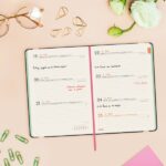 Finocam Flexi Joy Agenda - Anual 2026 - Tapa Blanda - Formato F4 - 120x13x172mm - Semana Vista Horizontal - Tematica de Flores - immagine 3