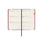 Finocam Flexi Lisa Agenda en Catalan - Anual 2026 - Tapa Blanda - Formato F2 - 85x13x130mm - Semana Vista Horizontal - Color Rojo - immagine 4