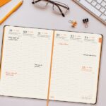 Finocam Flexi Lisa Agenda en Catalan - Anual 2026 - Tapa Blanda - Formato FA5 - 151x13x214mm - Semana Vista en Vertical - Color Azul - immagine 3