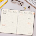 Finocam Flexi Lisa Agenda en Catalan - Anual 2026 - Tapa Blanda - Formato FA5 - 151x13x214mm - Semana Vista en Vertical - Color Negro - immagine 3