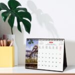 Finocam Calendario de Sobremesa Internacional - Anual 2026 - Imagenes Variadas - 210x70x155mm - Tematica de Madrid - immagine 2