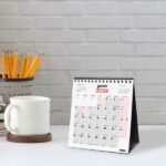 Finocam Calendario de Sobremesa en Catalan - Anual 2026 - 140x70x155mm - Espacio para Escribir - Color Blanco y Rojo - immagine 2