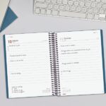 Finocam My Agenda de Espiral - Anual 2026 - Tapa Dura Antirayaduras - Formato E10 - 185x20x212mm - 1 Dia por Pagina - Color Azul - immagine 2