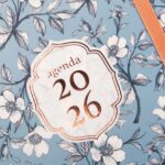 Finocam You Agenda de Espiral - Anual 2026 - Planificador - Cierre de Goma - Formato E10 - 180x30x220mm - 1 Dia por Pagina - Tematica de Flores - immagine 5
