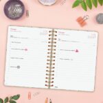 Finocam You Agenda de Espiral en Catalan - Anual 2026 - Planificador - Cierre de Goma - Formato E10 - 180x30x220mm - 1 Dia por Pagina - Tematica de Hojas - immagine 3