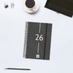Finocam Year Agenda de Espiral - Tapa Ligera - Formato E5 - 135x24x181mm - 1 Dia por Pagina - Color Negro - immagine 2