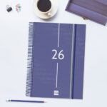 Finocam Year Agenda de Espiral en Catalan - Anual 2026 - Tapa Ligera - Formato E40 - 230x29x297mm - 1 Dia por Pagina - Color Azul - immagine 2