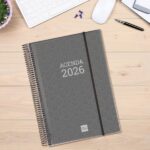 Finocam Basics Agenda - Anual 2026 - con Espiral - Personalizable - Formato E40 - 230x29x297mm - 1 Dia por Pagina - Color Gris - immagine 2