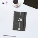 Finocam Year Agenda de Espiral - Anual 2026 - Tapa Ligera - Formato E5 - 125x14x181mm - Semana Vista Horizontal - Color Negro - immagine 2