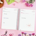 Finocam Design Collection Agenda de Espiral en Catalan - Anual 2026 - Tapa Ligera - Formato E10 - 172x29x212mm - 1 Dia por Pagina - Tematica de Flores - immagine 3