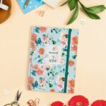 Finocam Design Collection Agenda de Espiral en Catalan - Anual 2026 - Tapa Ligera - Formato E10 - 172x29x212mm - 1 Dia por Pagina - Tematica de Flores - immagine 2
