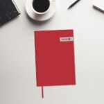 Finocam Dynamic Porto Agenda en Catalan - Anual 2026 - Sin Cierre - Formato Y10 - 145x23x210mm - 1 Dia por Pagina - Color Rojo - immagine 2