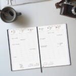 Finocam Dynamic Milano Agenda Profesional - Anual 2026 - Tapa Dura Acolchada - Formato Y11 - 168x19x245mm - Semana Vista en Vertical - Color Negro - immagine 3