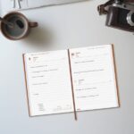 Finocam Dynamic Milano Agenda Profesional - Anual 2026 - Tapa Dura Acolchada - Formato Y10 - 143x29x210mm - 1 Dia por Pagina - Color Marron - immagine 3