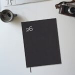 Finocam Dynamic Milano Agenda Profesional Internacional - Anual 2026 - Tapa Dura Acolchada - Formato Y12 - 214x47x275mm - 2 Paginas por Dia - Color Negro - immagine 2