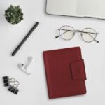 Finocam Classic Nova Agenda - Anual 2026 - Formato 602 - 100x24x125mm - Semana Vista Horizontal - Color Rojo - immagine 2