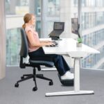 Fellowes Breyta Reposapies de Espuma - Opcion Normal y Balanceo - Funda de Poliester 100% Reciclado - Certificado por FIRA - Color Negro - immagine 5