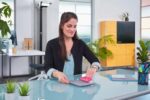 Novus E210 Fresh Perforadora Pequeña de Papel - Hasta 10 Hojas - Guia de Posicionamiento - Punzones 5.5mm - Color Rosa - immagine 2