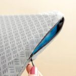Innovagoods Glushion Cojin Lumbar de Gel - Funda Extraible - Antideslizante en 1 Cara - Panal de Abeja - Cintas de Sujecion - 38x23.5x5cm - Color Azul y Gris - immagine 5