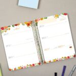 Finocam Cloe Agenda de Espiral en Catalan - 16 Meses - Semana Vista Horizontal - Formato E10 - 155x212mm - Tapa Dura - Papel de 100g/m2 - Goma Elastica - Adhesivos Tematicos - Multicolor - immagine 4