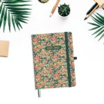 Finocam Minimal Agenda de Tapa Dura Internacional - 18 Meses - Semana Vista Horizontal - Formato M5 - 140x190mm - Papel Crema de 80g/m2 - Bolsillo Interior - Cierre con Goma - Multicolor - immagine 3
