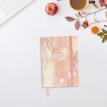 Finocam Mara Agenda de Tapa Flexible Internacional - 18 Meses - 1 Dia por Pagina - Formato Y4 - 120x170mm - Papel de 80g/m2 - Esquinas Microperforadas - Cierre con Goma - Multicolor - immagine 3