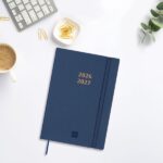 Finocam Mara Agenda de Tapa Flexible Internacional - 18 Meses - Semana Vista Vertical - Formato Y10 - 140x204mm - Papel de 80g/m2 - Esquinas Microperforadas - Cierre con Goma - Color Azul - immagine 3