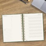 Finocam Haiku Agenda de Espiral - 16 Meses - Semana Vista Horizontal - Formato E10 - 155x212mm - Tapa Dura - Papel de 95g/m2 - Cierre con Goma Elastica - Color Verde - immagine 5