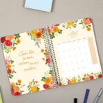 Finocam Cloe Agenda de Espiral - 16 Meses - Semana Vista Horizontal - Formato E10 - 155x212mm - Tapa Dura - Papel de 100g/m2 - Cierre con Goma Elastica - Adhesivos Tematicos - Multicolor - immagine 5
