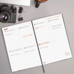 Finocam Dotted Agenda de Tapa Flexible Internacional - 16 Meses - Semana Vista Horizontal - Formato Y10 - 140x204mm - Papel de 80g/m2 - Esquinas Microperforadas - Cierre con Goma - Color Negro - immagine 4