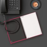 Finocam Phone Indice Telefonico - Formato A5 - 148x210mm - Tapas de Carton Forrado - Papel de 120g/m2 - Cierre con Goma Elastica - Espiral Doble Metalica - Color Magenta - immagine 3
