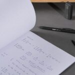 Milan Shadow Libreta Encolada Formato A4 Cuadricula 5x5mm - 48 Hojas de 95 gr/m2 Microperforadas - Color Negro - immagine 4
