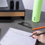 Milan Shadow Cuaderno Espiral Formato A4 Cuadricula 5x5 - 80 Hojas de 95 gr/m2 Microperforadas y con 4 Taladros - Tapa Dura - Color Gris - immagine 3