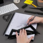 Milan Shadow Cuaderno Espiral Formato A4 Cuadricula 5x5 - 80 Hojas de 95 gr/m2 Microperforadas y con 4 Taladros - Tapa Dura - Color Negro - immagine 4