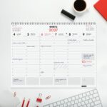 Finocam Neutro Vade Calendario - Anual 2027 - Semana Vista Vertical - 420x310mm - Espiral Doble - Papel de 90g/m2 - Espacio para Notas - Tapas de Polipropileno - Color Rojo y Blanco - immagine 3