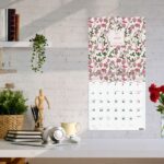 Finocam Moniquilla Calendario de Pared - Anual 2027 - Mes Vista - 300x300mm - Papel de 170g/m2 - Ilustraciones Surtidas - Espacio para Notas - immagine 4