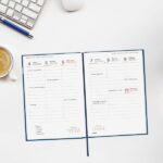 Finocam Dynamic Porto Agenda Profesional - Anual 2027 - Semana Vista Vertical - Formato Y10 - 140x204mm - Tapa Dura de Carton Forrado - Esquinas Microperforadas - Papel de 80g/m2 - Color Azul - immagine 3