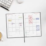 Finocam Dynamic Porto Agenda Profesional - Anual 2027 - Semana Vista Vertical - Formato Y10 - 140x204mm - Tapa Dura de Carton Forrado - Esquinas Microperforadas - Papel de 80g/m2 - Color Negro - immagine 4