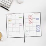 Finocam Dynamic Porto Agenda Profesional en Catalan - Anual 2027 - 1 Dia por Pagina - Formato Y10 - 140x204mm - Tapa Dura de Carton Forrado - Esquinas Microperforadas - Papel de 80g/m2 - Color Negro - immagine 4
