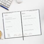 Finocam Dynamic Porto Agenda Profesional - Anual 2027 - 1 Dia por Pagina - Formato Y11 - 165x240mm - Cinta Punto - Tapa Dura de Carton Forrado - Esquinas Microperforadas - Papel de 80g/m2 - Color Negro - immagine 3