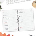 Finocam Espiral Basics Opaque Agenda - Anual 2027 - Semana Vista Horizontal - Formato E10 - 155x212mm - Espiral - Tapa de Polipropileno - Esquinas Microperforadas - Papel de 80g/m2 - Color Lima - immagine 3